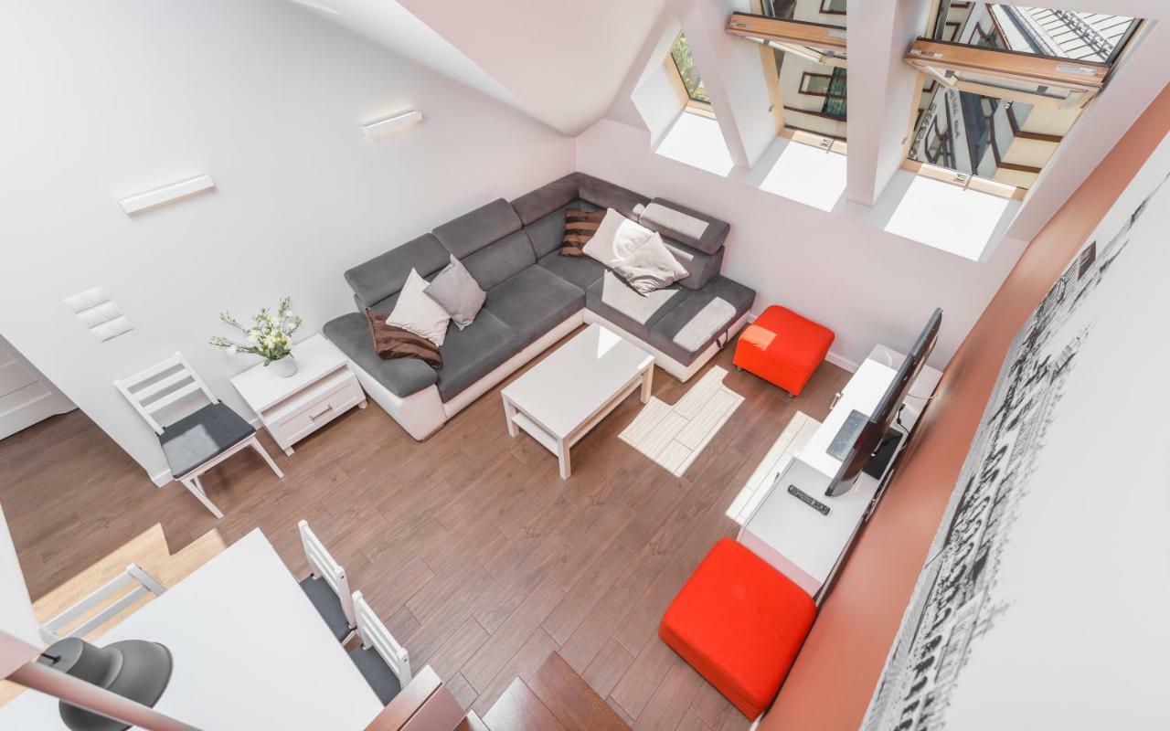 Cheerful Air Conditioned With Mezzanine And Parking - Old Town Apartmán *
