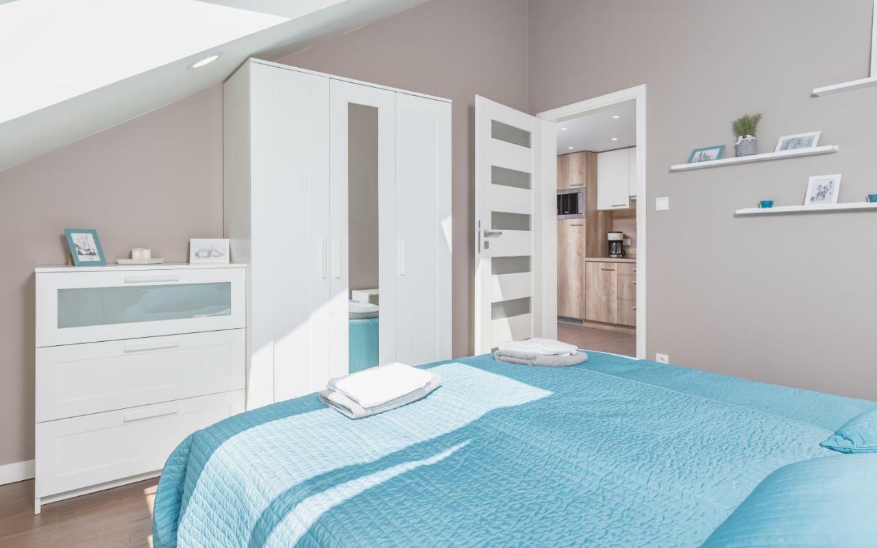 Cheerful Air Conditioned With Mezzanine And Parking - Old Town Apartment Krakow