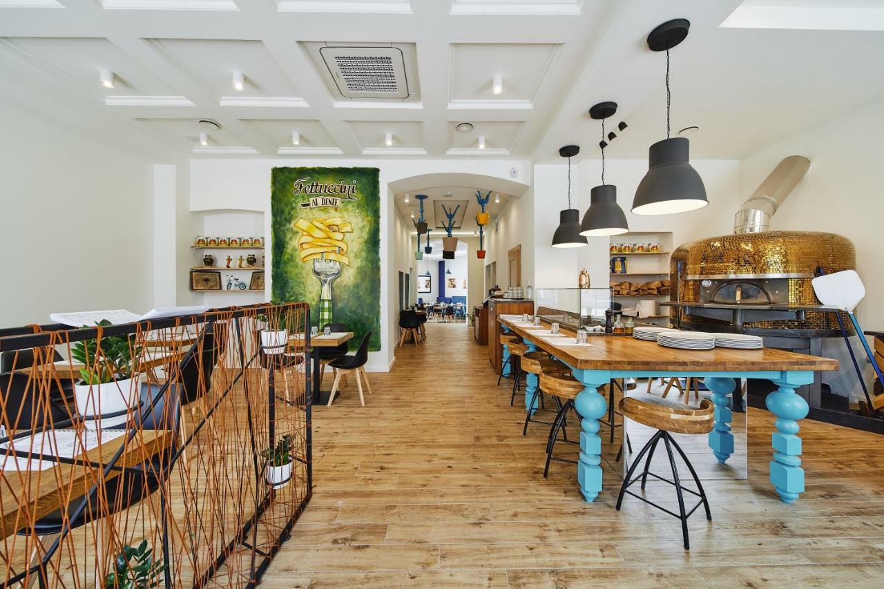 Cheerful Air Conditioned With Mezzanine And Parking - Old Town Apartmán