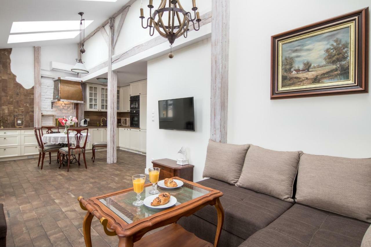 Apartmán Cheerful Air Conditioned With Mezzanine And Parking - Old Town