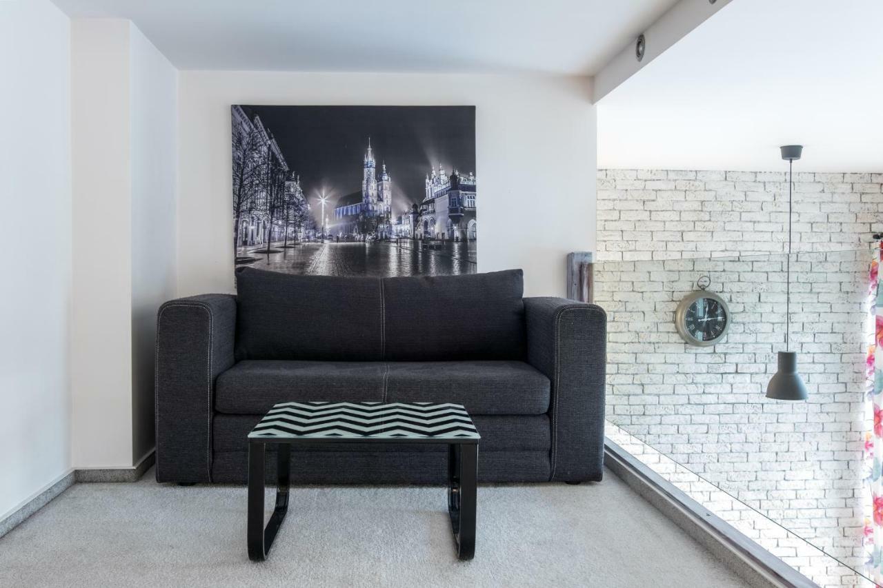 Cheerful Air Conditioned With Mezzanine And Parking - Old Town Apartment Krakow