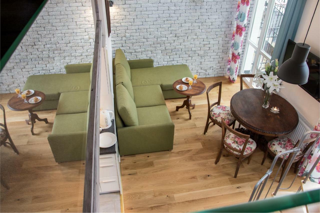 Cheerful Air Conditioned With Mezzanine And Parking - Old Town Apartmán